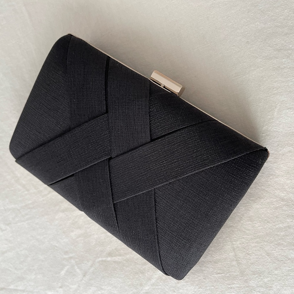La Regale Black Jaquard Clutch